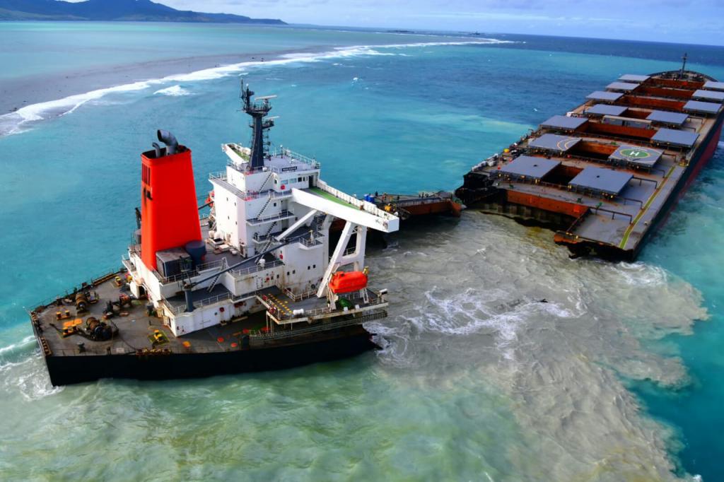 MV Wakashio wreckage